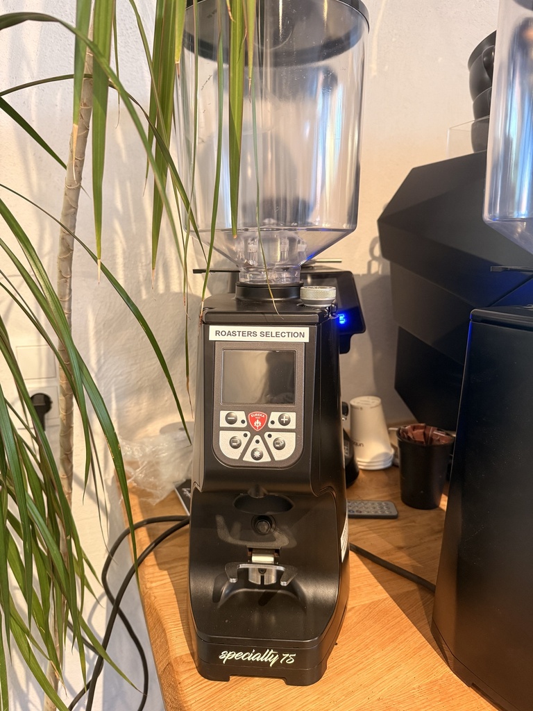 Mietgerät Mühle Nr. 6 Eureka Atom 75  