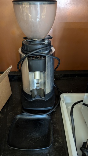 [DL85] Mietgerät Mühle Nr 1 Ceado E6p