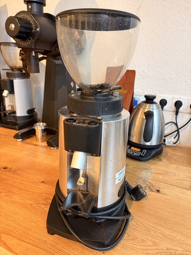 [DL143] Mietgerät Mühle Nr 8. Ceado E6p